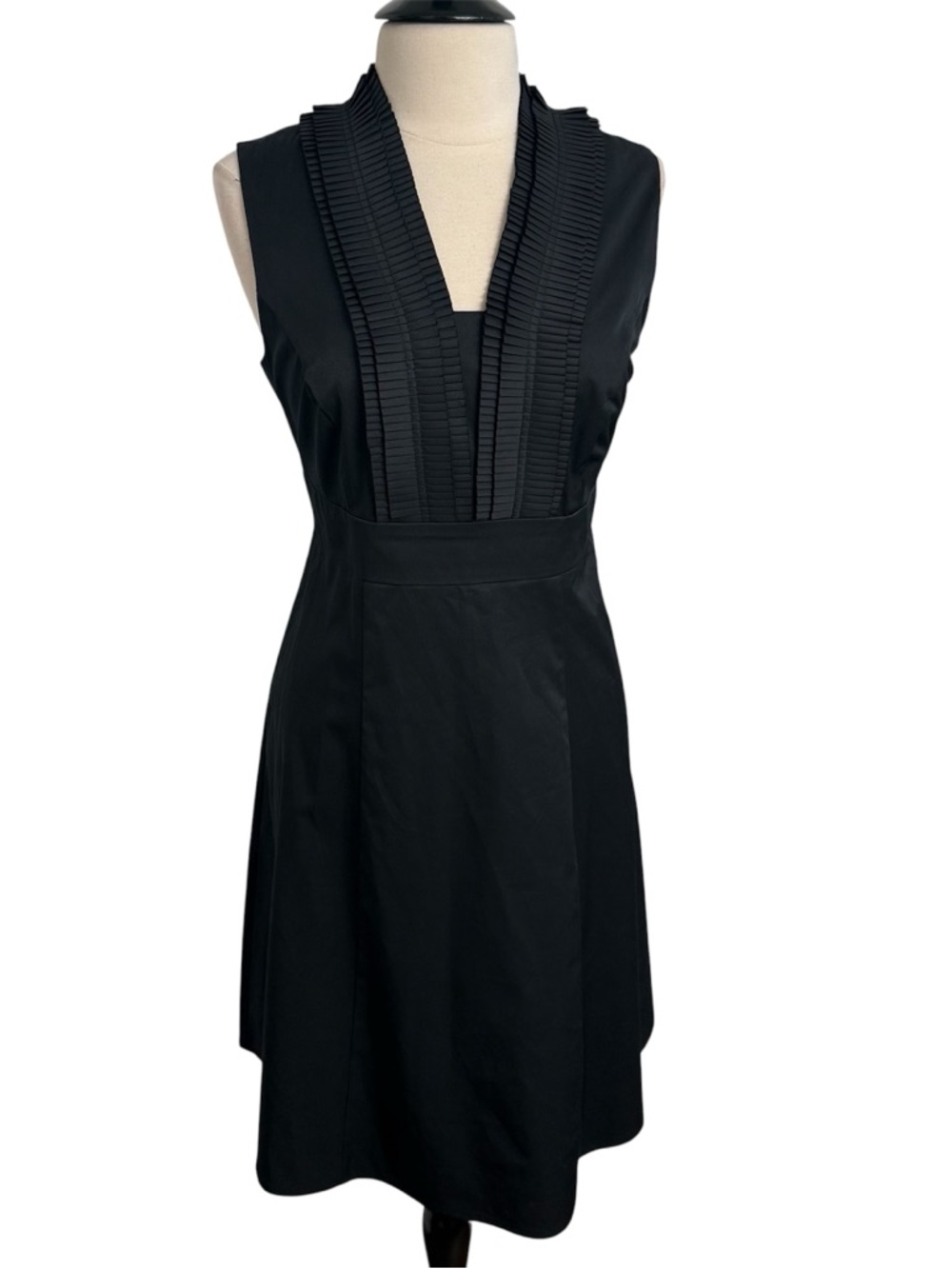 Women's Sleeveless Pleated V-Neckline Flared Midi Length Dress, Black, Size 14